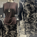 モノトーンのワイドパンツを着用した女性のコーディネート