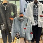 ワッペン付きボアブルゾン ブラック・ブルー・アイボリー